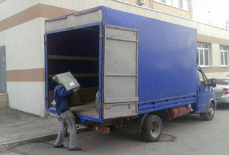 Автомобиль для перевозки личные вещей попутно из Тюмени в Зеленоград